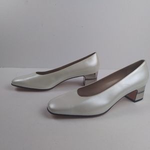 Savatore Ferragano  size 10.5 b beige pearlized  2.5 inch heels